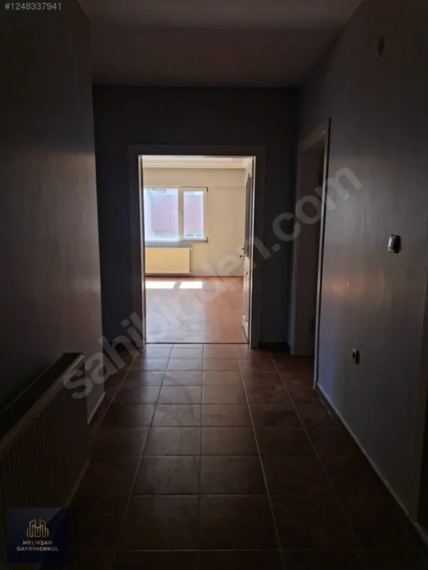 Hendek Merkezde 130m² Satılık 3+1 Daire, Kombi, Otopark — görsel 2