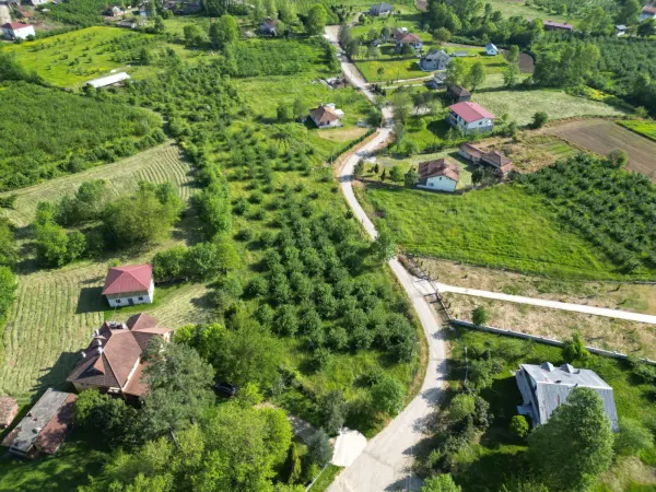 Hendek Sarıyer'de 8735m² İmarlı Arsa Satılık